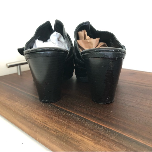 Black Leather Clog with studs and buckle - Picture 4 of 7